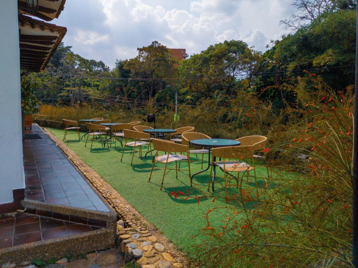 Hotel Boutique La Casa De Piedra Кали Екстериор снимка