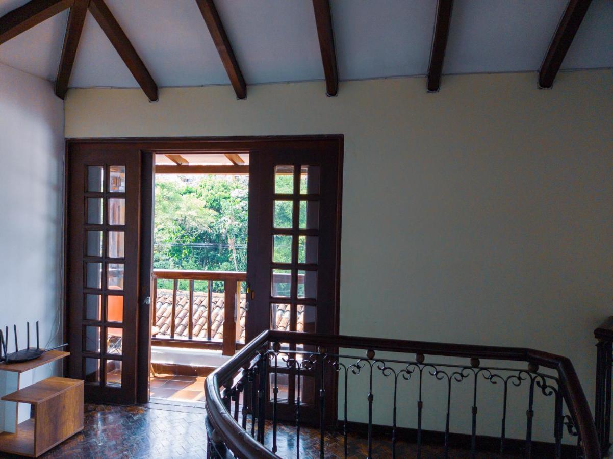 Hotel Boutique La Casa De Piedra Кали Екстериор снимка