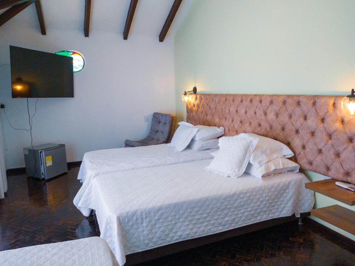 Hotel Boutique La Casa De Piedra Кали Екстериор снимка