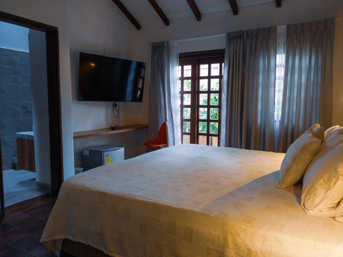Hotel Boutique La Casa De Piedra Кали Екстериор снимка