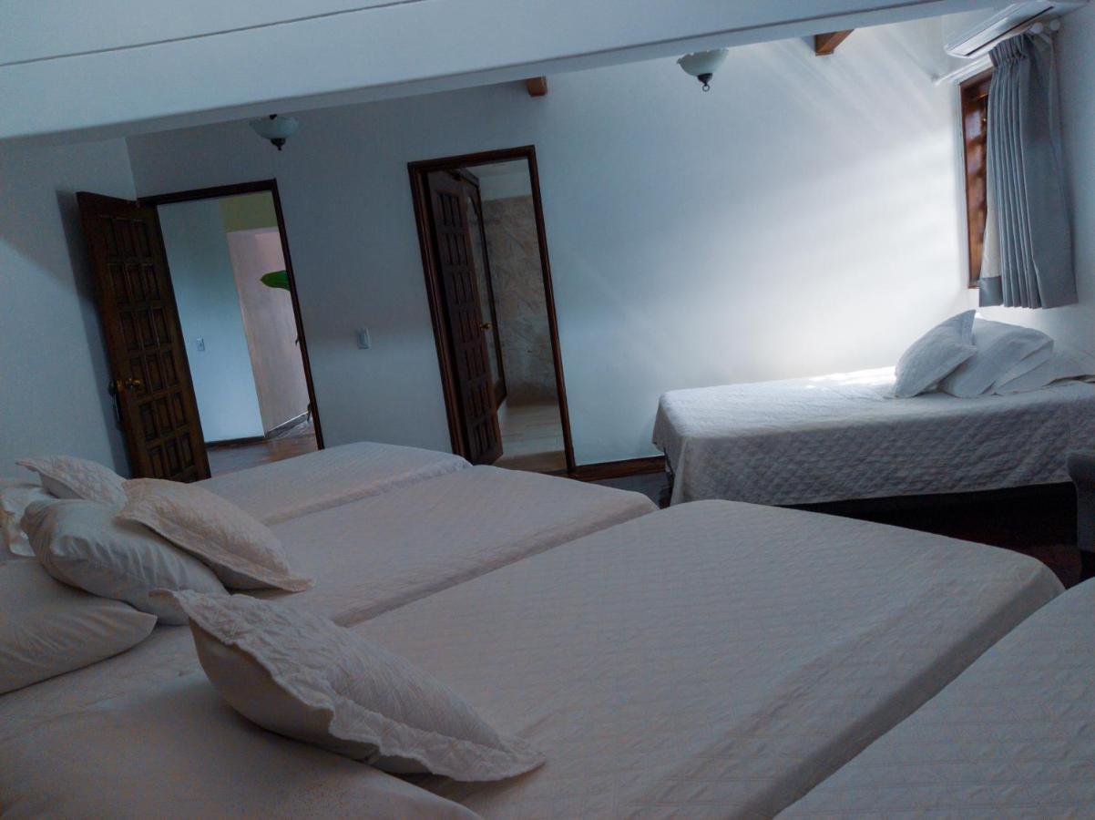 Hotel Boutique La Casa De Piedra Кали Екстериор снимка