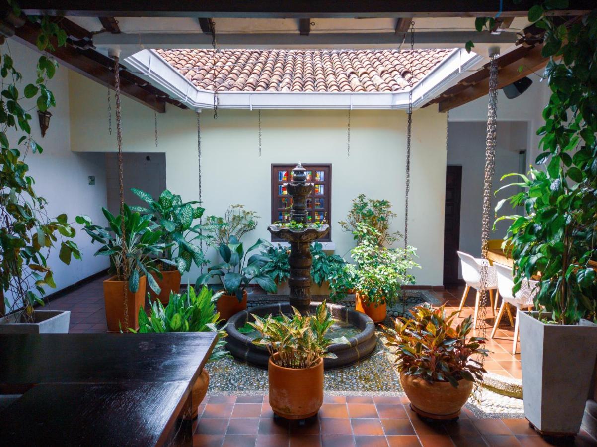 Hotel Boutique La Casa De Piedra Кали Екстериор снимка