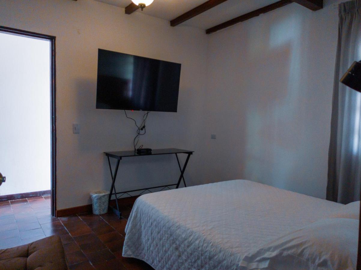 Hotel Boutique La Casa De Piedra Кали Екстериор снимка
