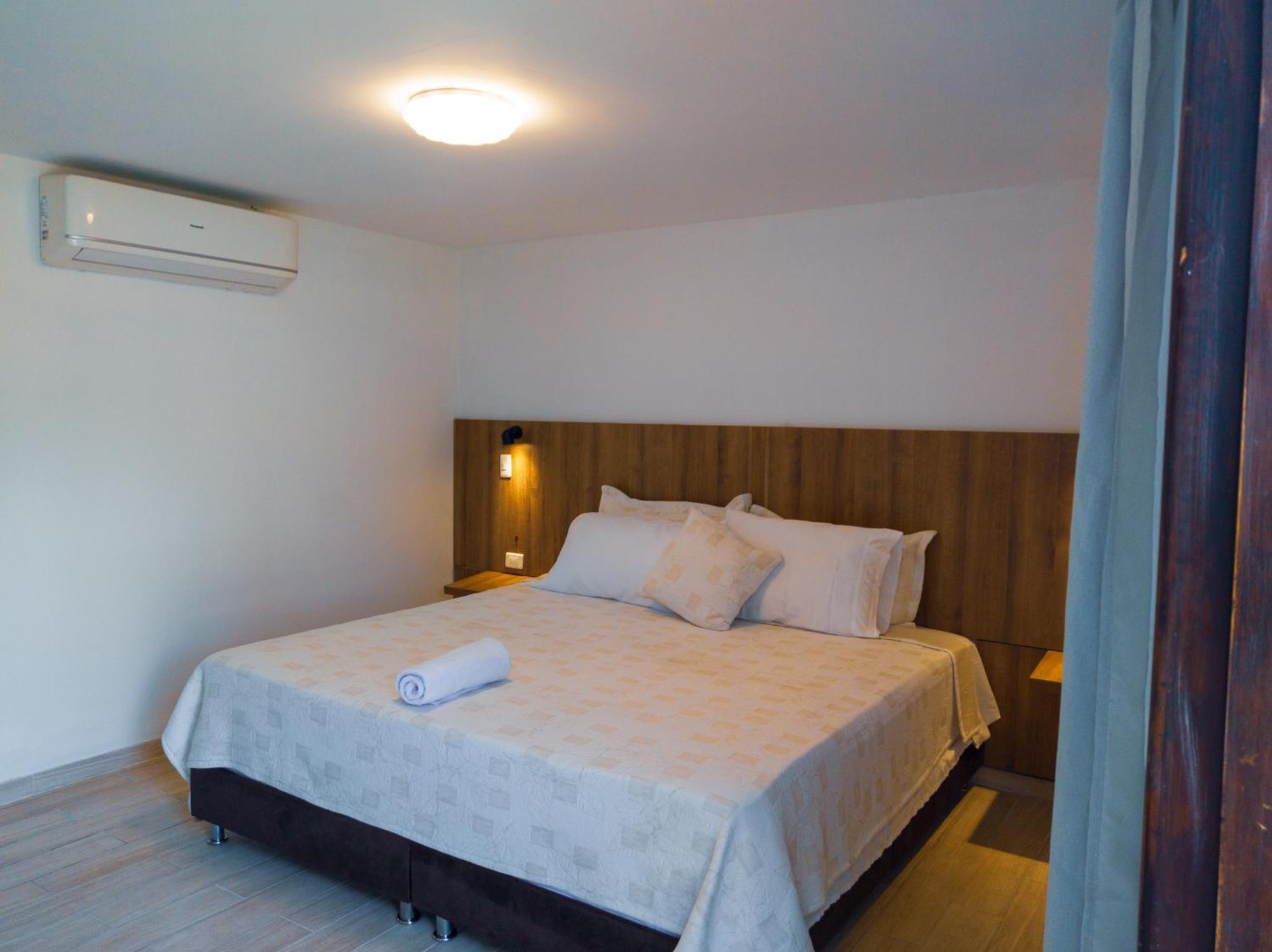 Hotel Boutique La Casa De Piedra Кали Екстериор снимка